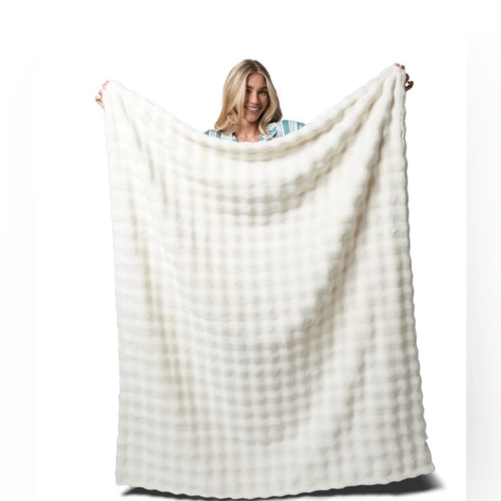 Hythe Bubble Blanket 60x50 - Picture 5 of 11